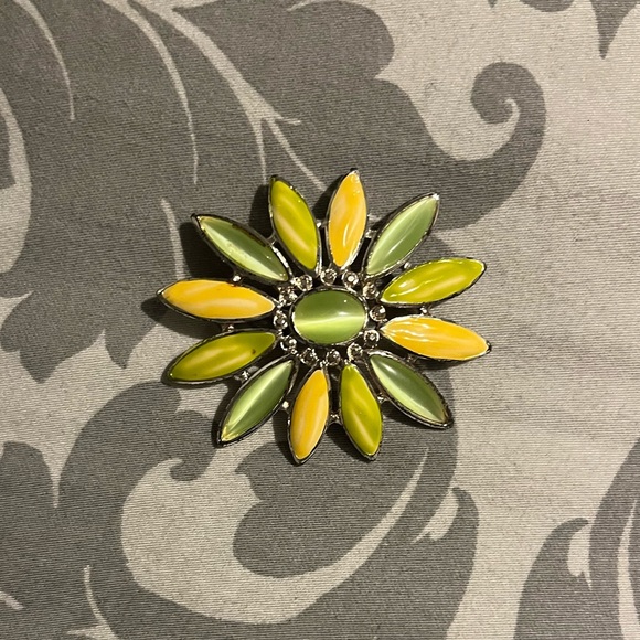 Flower 🌸 Pin - Picture 2 of 3